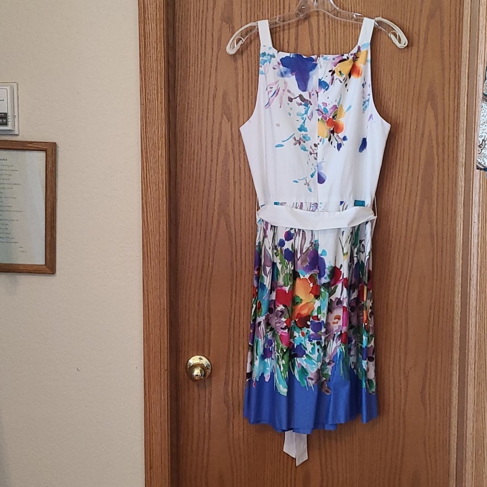 Dress - Picture 4 of 4